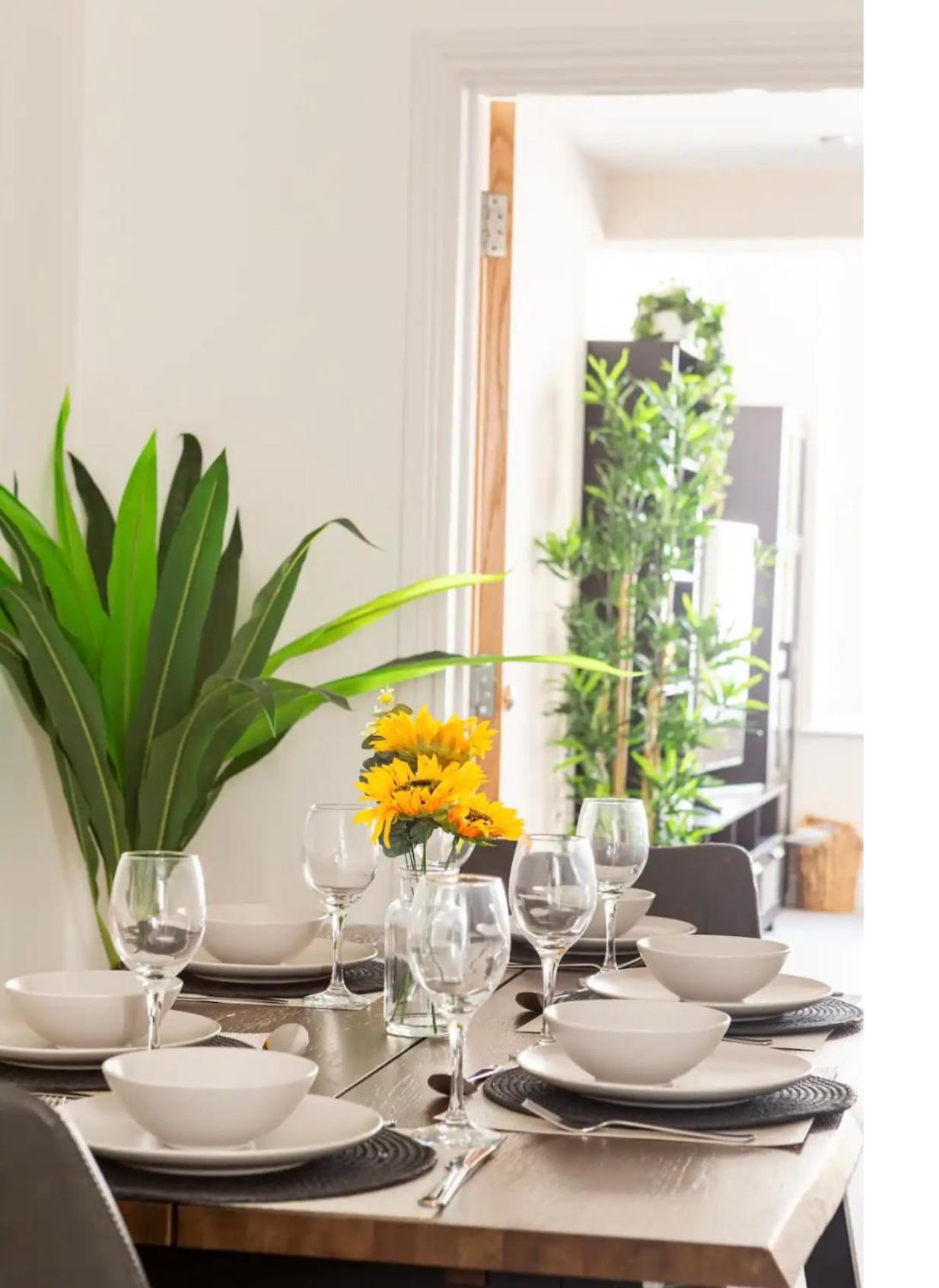 Beautiful 2 Bed Apartment Just Steps To The Beach ウェーマス エクステリア 写真