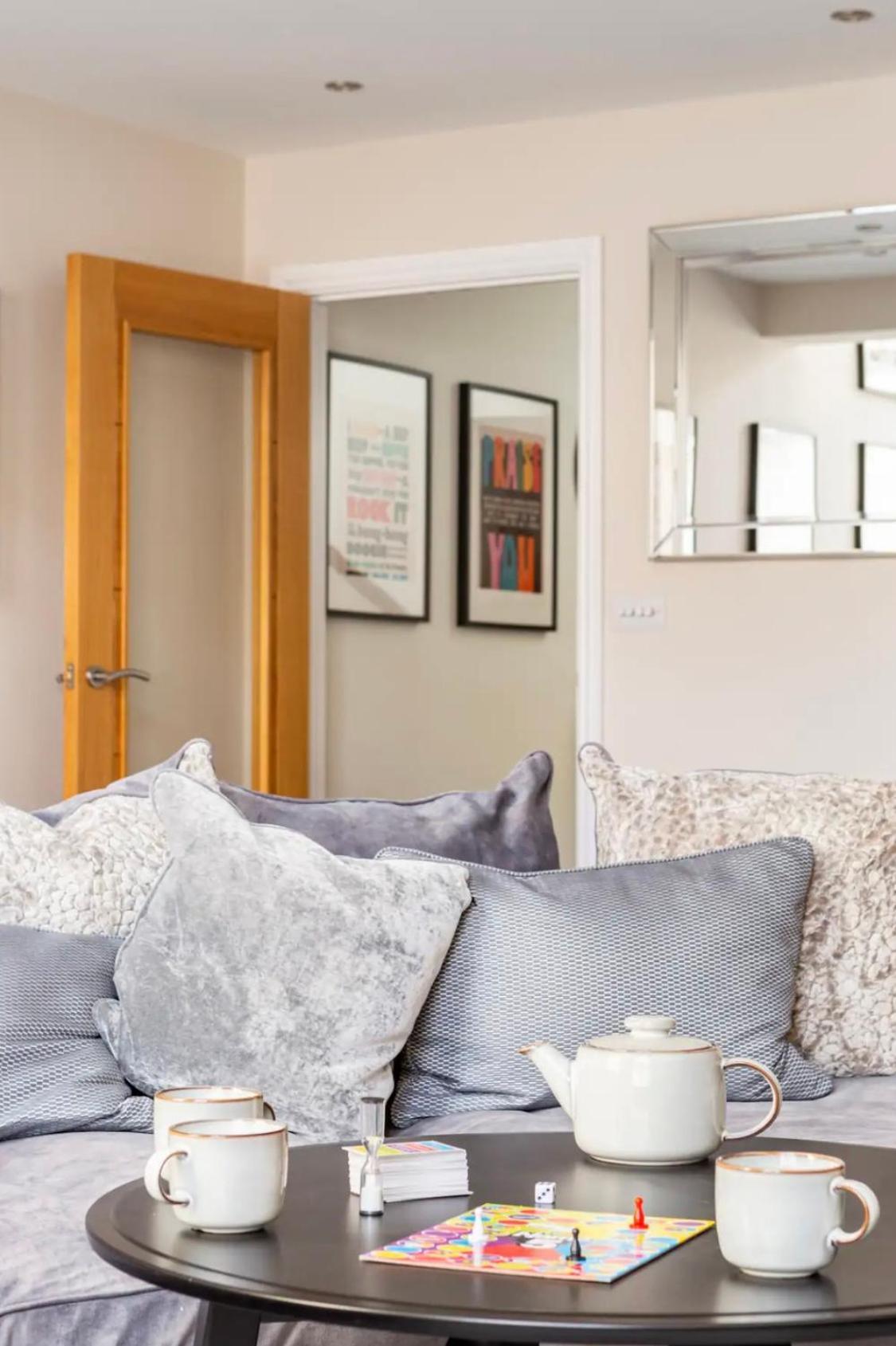 Beautiful 2 Bed Apartment Just Steps To The Beach ウェーマス エクステリア 写真